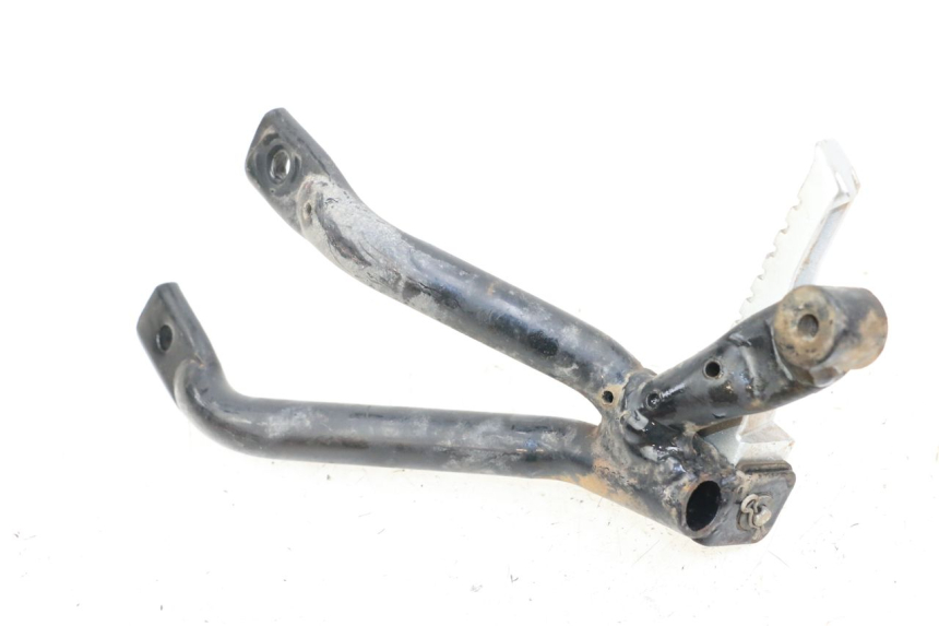 photo de SUPORTE DO DESCANSO DE PÉ TRASEIRO DIREITO KYMCO K-PW K-PIPE 50 (2012 - 2017) - Detalhe da peça