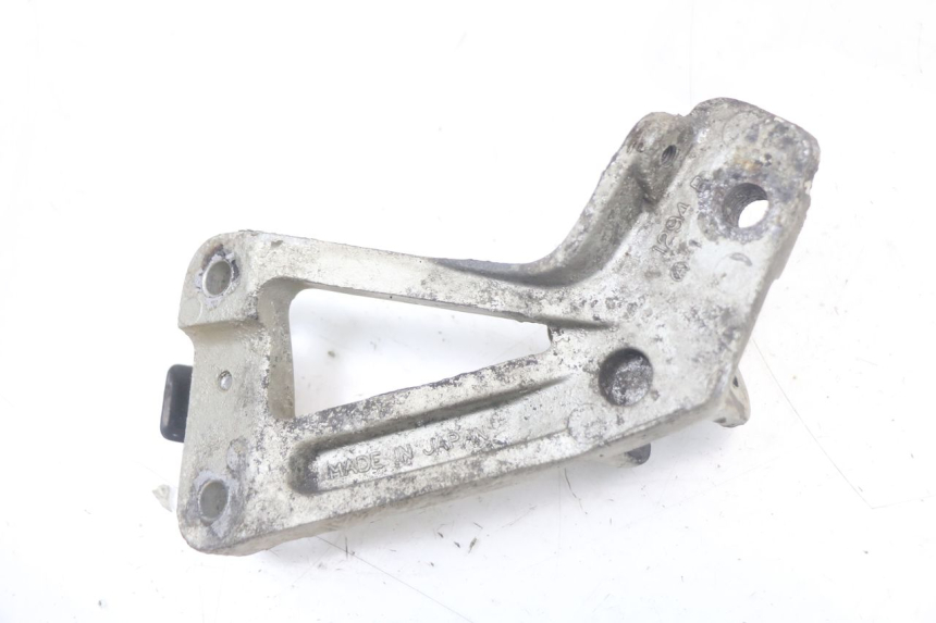 photo de SUPORTE DO DESCANSO DE PÉ TRASEIRO DIREITO KAWASAKI GTR 1000 (1994 - 2004) - Outro ângulo de visão