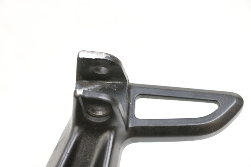 photo de SUPORTE DO DESCANSO DE PÉ TRASEIRO DIREITO YAMAHA MT-07 MT07 ABS 700 (2018 - 2020) - Detalhe da peça