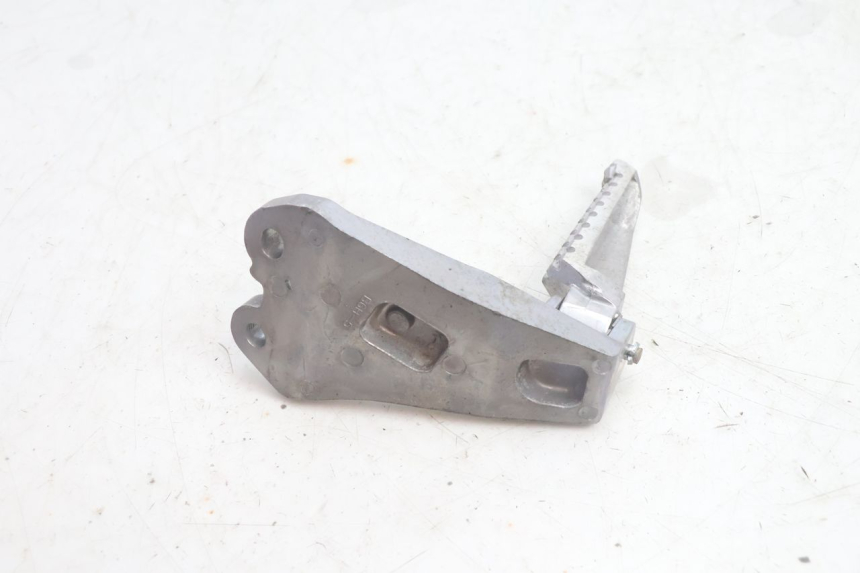 photo de PLACA DO DESCANSO DO PÉ TRASEIRO DIREITO YAMAHA N-MAX NMAX 125 (2021 - 2024) - Pontos de fixação