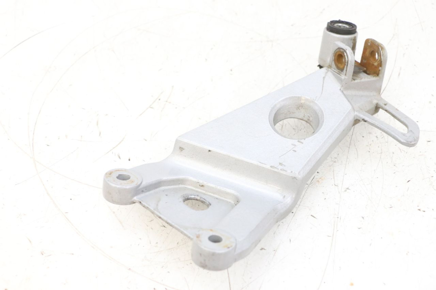 photo de SUPORTE DO DESCANSO DE PÉ TRASEIRO DIREITO HONDA NSR R 125 (1994 - 2003) - Vista geral