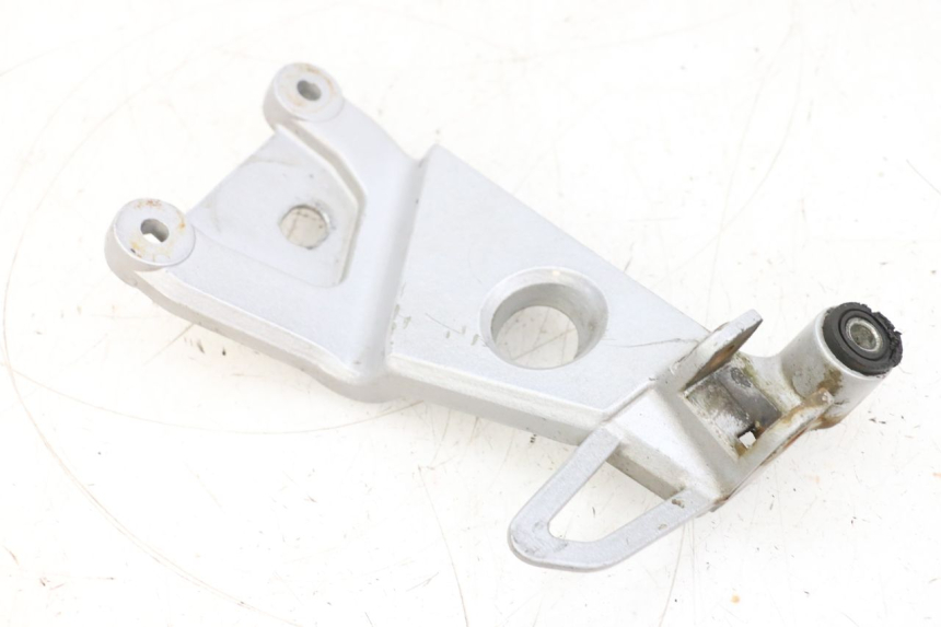 photo de SUPORTE DO DESCANSO DE PÉ TRASEIRO DIREITO HONDA NSR R 125 (1994 - 2003) - Pontos de fixação