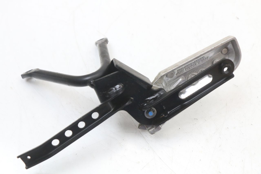 photo de SUPORTE DO DESCANSO DE PÉ TRASEIRO DIREITO HONDA PCX (JF28) 125 (2009 - 2011) - Outro ângulo de visão