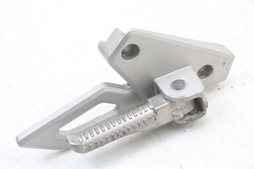 photo de SUPORTE DO DESCANSO DE PÉ TRASEIRO DIREITO PEUGEOT SPEEDFIGHT 3 LC 2T 50 (2009 - 2015) - Zoom do estado de desgaste