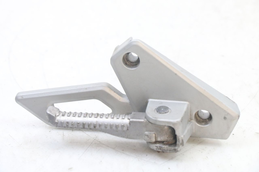 photo de SUPORTE DO DESCANSO DE PÉ TRASEIRO DIREITO PEUGEOT SPEEDFIGHT 3 LC 2T 50 (2009 - 2015) - Outro ângulo de visão