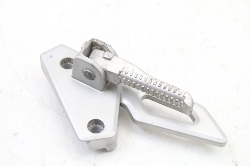 photo de SUPORTE DO DESCANSO DE PÉ TRASEIRO DIREITO PEUGEOT SPEEDFIGHT 3 LC 2T 50 (2009 - 2015) - Ampliação técnica