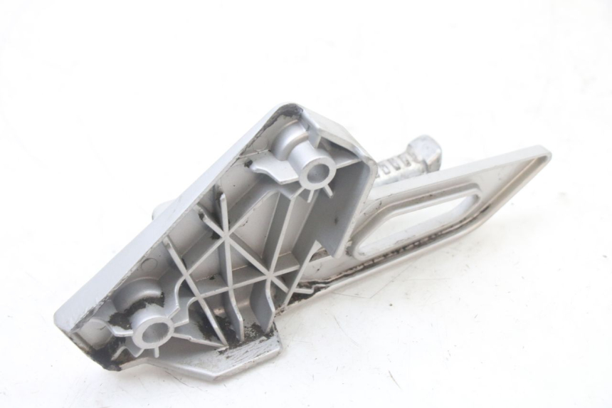 photo de SUPORTE DO DESCANSO DE PÉ TRASEIRO DIREITO PEUGEOT SPEEDFIGHT 3 LC 2T 50 (2009 - 2015) - Vista geral