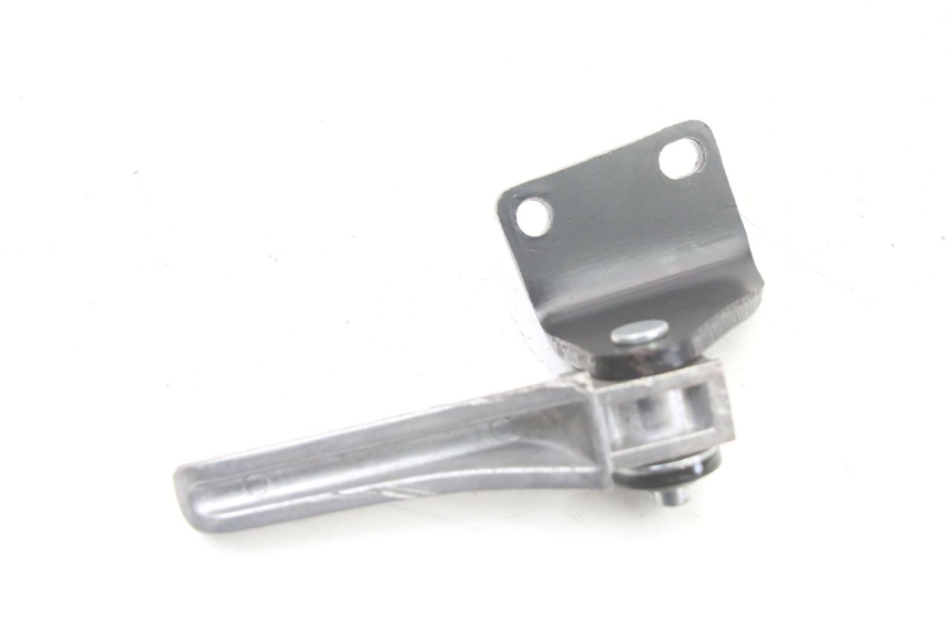 photo de SUPORTE DO DESCANSO DE PÉ TRASEIRO DIREITO PIAGGIO NRG POWER PUREJET 50 (2018 - 2021) - Ampliação técnica