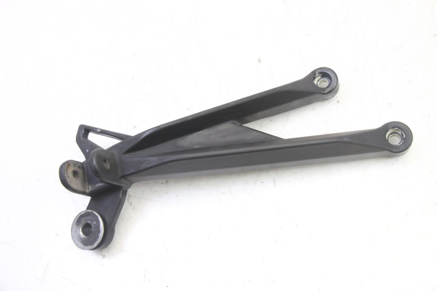 photo de SUPORTE DO DESCANSO DE PÉ TRASEIRO DIREITO MAG POWER R-STREET 50 (2016 - 2025) - Vista principal