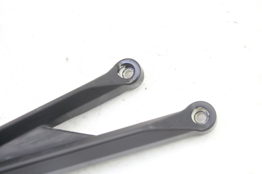 photo de SUPORTE DO DESCANSO DE PÉ TRASEIRO DIREITO MAG POWER R-STREET 50 (2016 - 2025) - Zoom do estado de desgaste