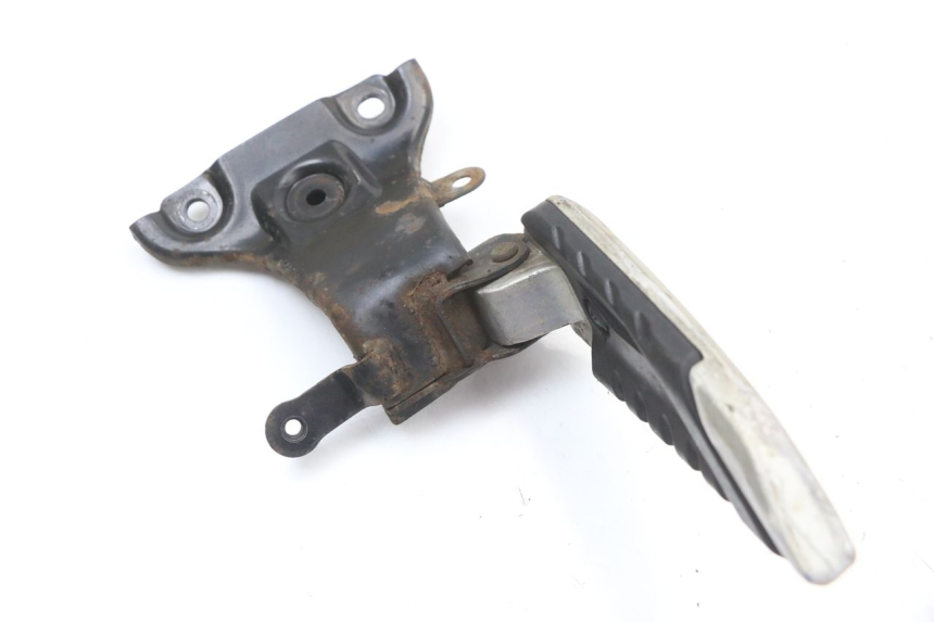 photo de SUPORTE DO DESCANSO DE PÉ TRASEIRO DIREITO HONDA SH ABS 125 (2012 - 2017) - Zoom do estado de desgaste