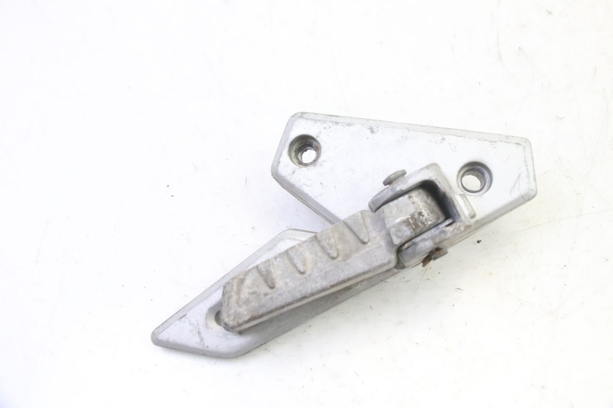 photo de SUPORTE DO DESCANSO DE PÉ TRASEIRO DIREITO PEUGEOT SPEEDFIGHT 3 AIR 50 (2009 - 2015) - Detalhe da peça