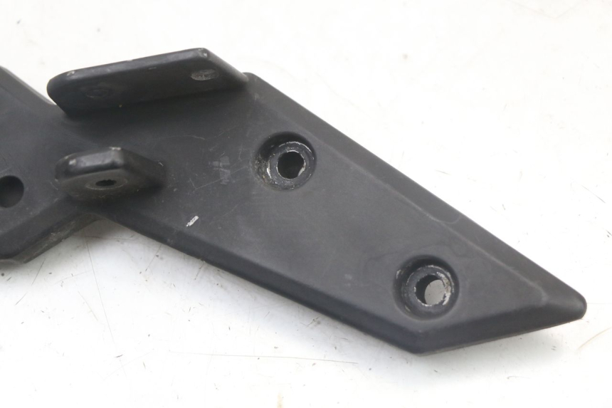 photo de SUPORTE DO DESCANSO DE PÉ TRASEIRO DIREITO KYMCO SUPER 8 125 (2008 - 2015) - Zoom do estado de desgaste