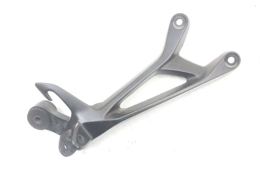 photo de SUPORTE DO DESCANSO DE PÉ TRASEIRO DIREITO SUZUKI GSR 750 (2011 - 2017) - Vista principal