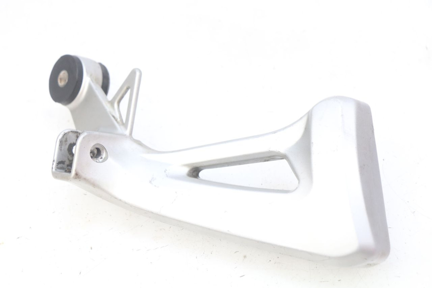 photo de SUPORTE DO DESCANSO DE PÉ TRASEIRO DIREITO SUZUKI SV N 650 (1999 - 2002) - Vista principal