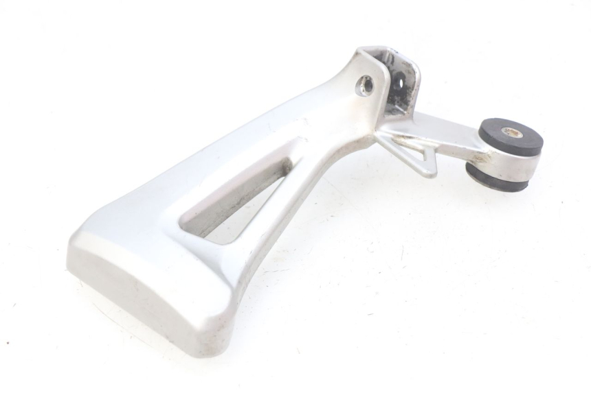 photo de SUPORTE DO DESCANSO DE PÉ TRASEIRO DIREITO SUZUKI SV N 650 (1999 - 2002) - Outro ângulo de visão