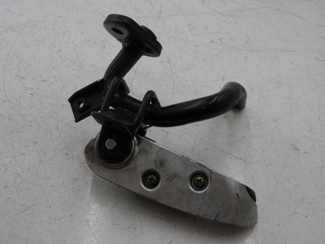 photo de SUPORTE DO DESCANSO DE PÉ TRASEIRO DIREITO SYM GTS 125 (2005 - 2008) - Zoom do estado de desgaste