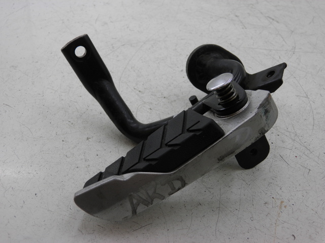 photo de SUPORTE DO DESCANSO DE PÉ TRASEIRO DIREITO SYM GTS 125 (2005 - 2008) - Peça verificada