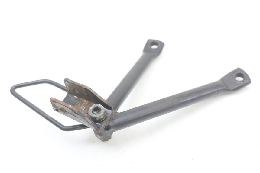 photo de SUPORTE DO DESCANSO DE PÉ TRASEIRO DIREITO KEEWAY TX 50 (2008 - 2015) - Detalhe da peça