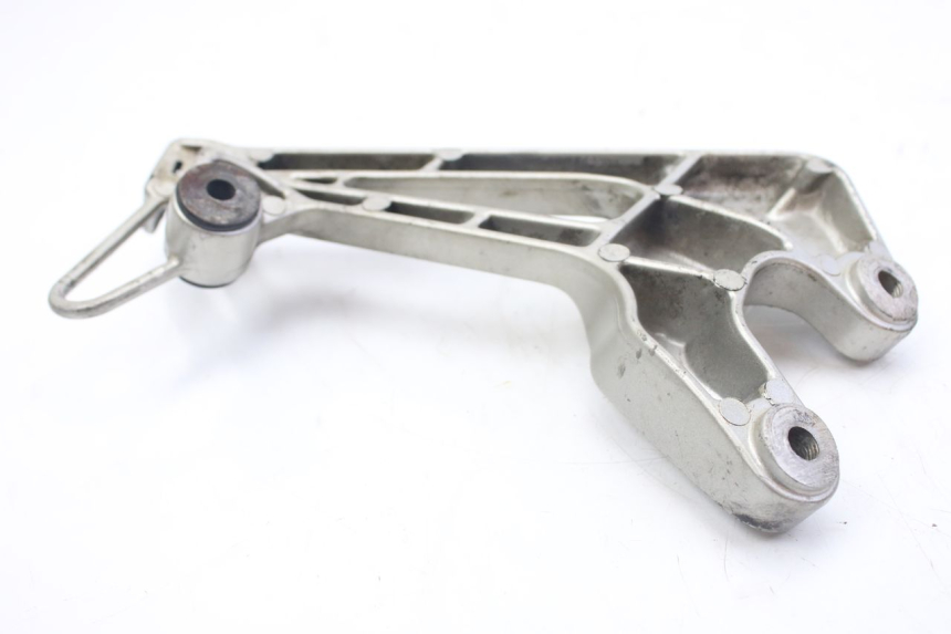 photo de SUPORTE DO DESCANSO DE PÉ TRASEIRO DIREITO HONDA VFR FI RC46 800 (1998 - 2001) - Detalhe da peça