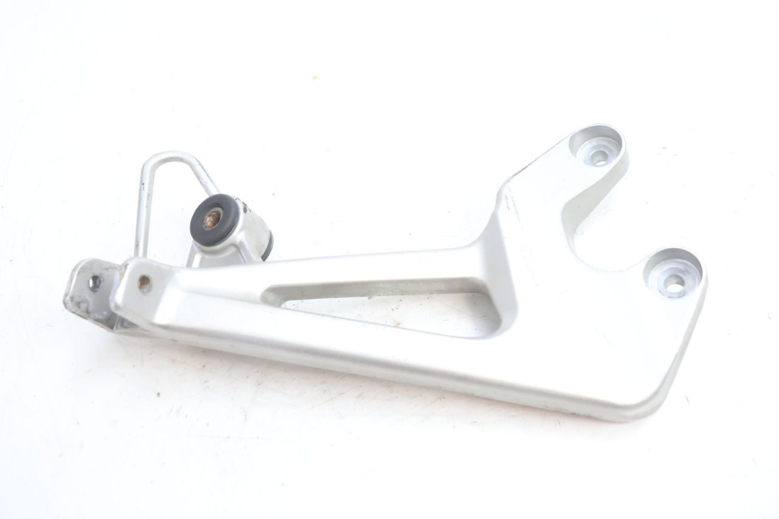 photo de SUPORTE DO DESCANSO DE PÉ TRASEIRO DIREITO HONDA VFR FI RC46 800 (1998 - 2001) - Vista geral