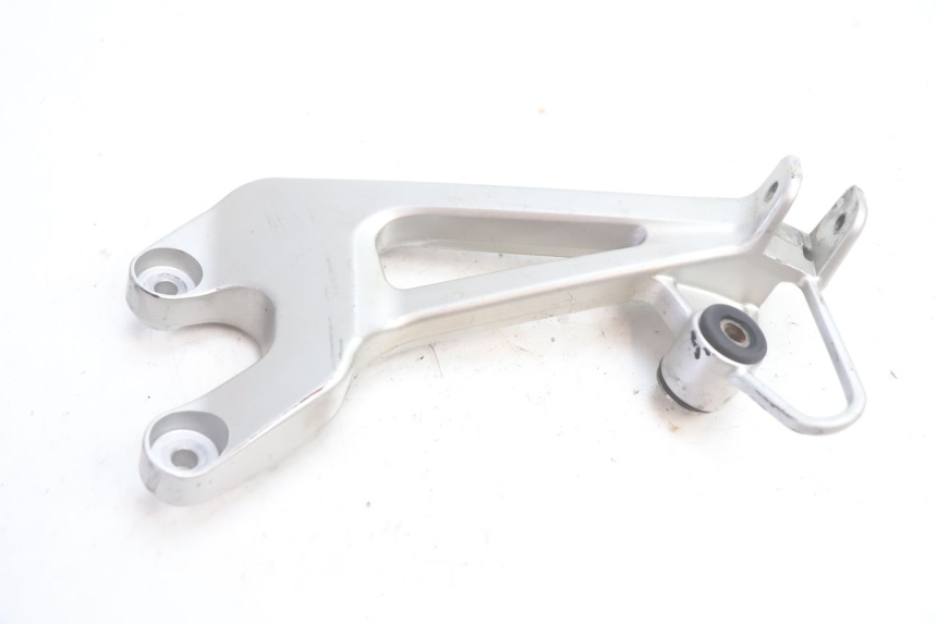 photo de SUPORTE DO DESCANSO DE PÉ TRASEIRO DIREITO HONDA VFR FI RC46 800 (1998 - 2001) - Pontos de fixação