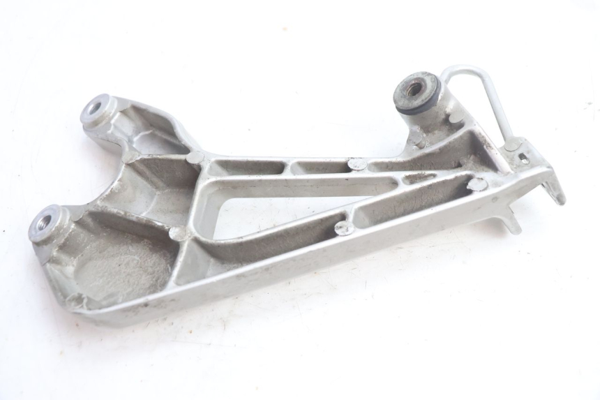 photo de SUPORTE DO DESCANSO DE PÉ TRASEIRO DIREITO HONDA VFR FI RC46 800 (1998 - 2001) - Estado da superfície