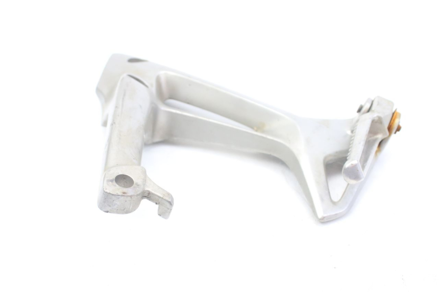 photo de SUPORTE DO DESCANSO DE PÉ TRASEIRO DIREITO HONDA VFR VTEC RC46 800 (2002 - 2013) - Vista principal