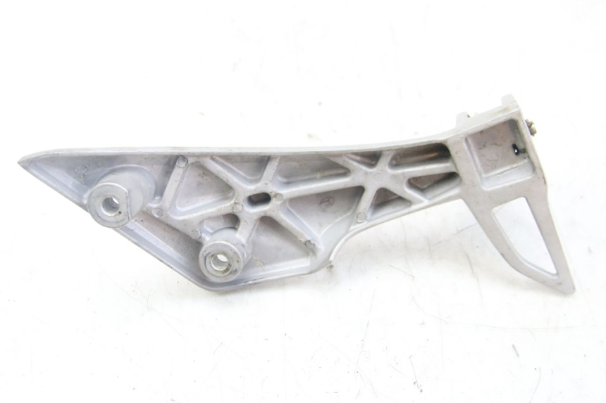 photo de SUPORTE DO DESCANSO DE PÉ TRASEIRO DIREITO HONDA VISION NSC R 50 (2013 - 2015) - Zoom do estado de desgaste