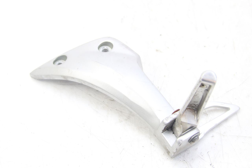 photo de SUPORTE DO DESCANSO DE PÉ TRASEIRO DIREITO HONDA VISION NSC R 50 (2013 - 2015) - Outro ângulo de visão