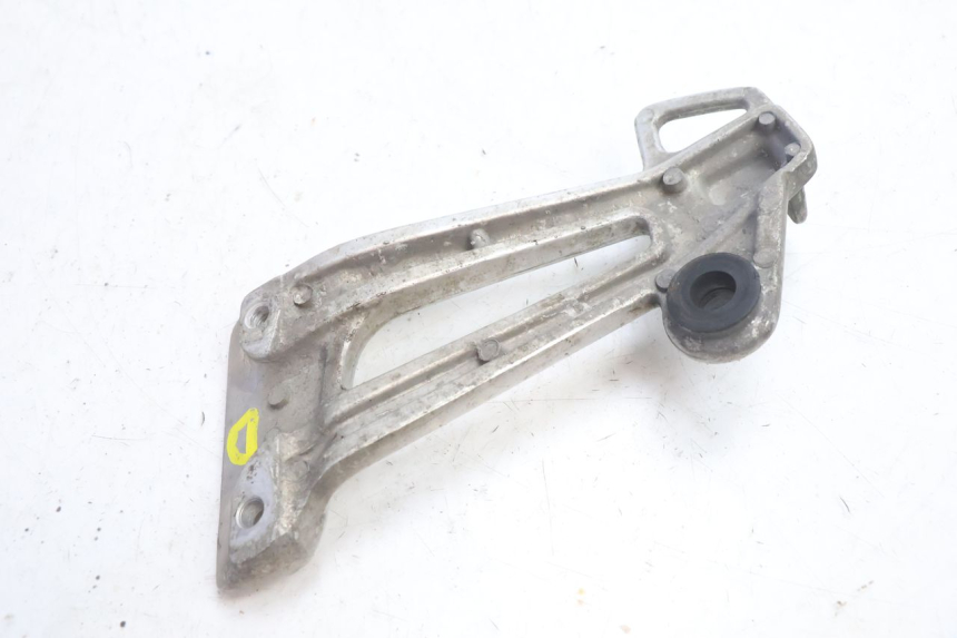 photo de PLACA DO DESCANSO DO PÉ TRASEIRO DIREITO YAMAHA XJR 1300 (1998 - 2002) - Outro ângulo de visão