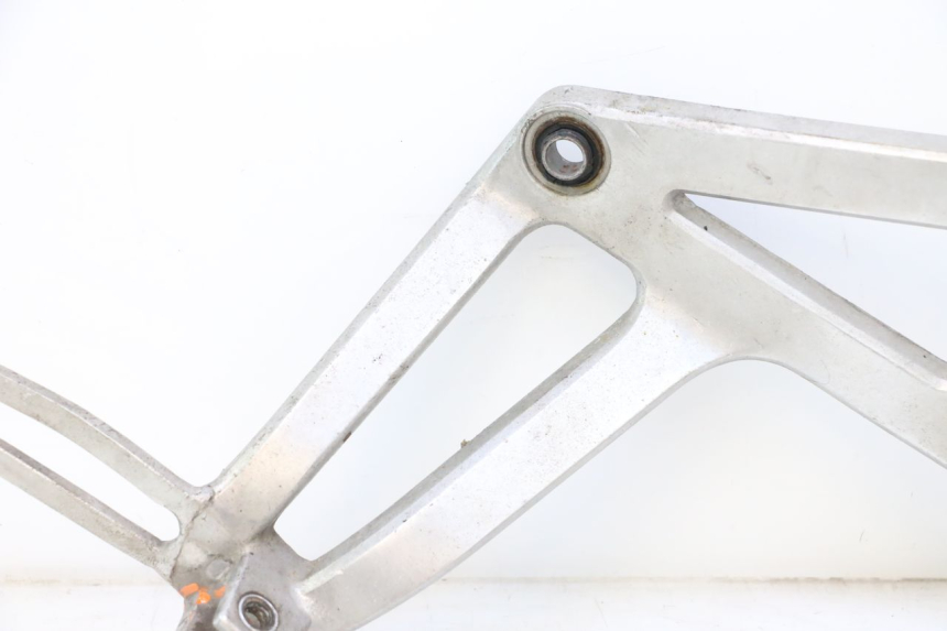 photo de PLACA DO DESCANSO DO PÉ TRASEIRO DIREITO HONDA XRV AFRICA TWIN 750 (1990 - 1992) - Detalhes característicos
