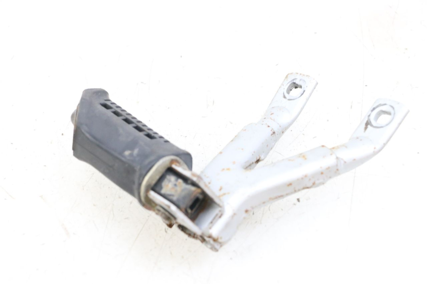 photo de SUPORTE DO DESCANSO DE PÉ TRASEIRO DIREITO HYOSUNG XRX 125 (2000 - 2008) - Detalhe da peça