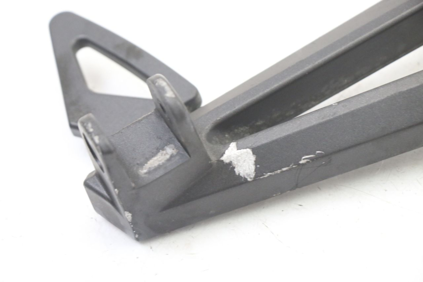 photo de SUPORTE DO DESCANSO DE PÉ TRASEIRO DIREITO YAMAHA FZ6 FAZER S2 600 (2007 - 2011) - Detalhe da peça