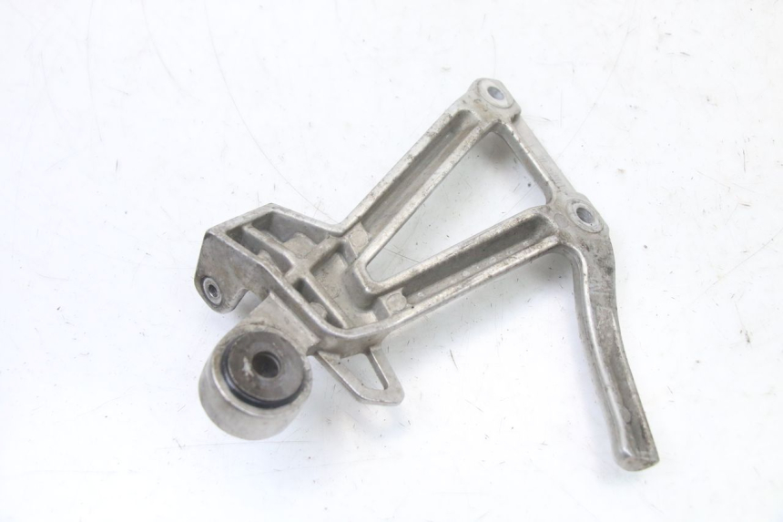 photo de SUPORTE DO DESCANSO DE PÉ TRASEIRO DIREITO YAMAHA FZS FAZER 600 (2001 - 2003) - Outro ângulo de visão