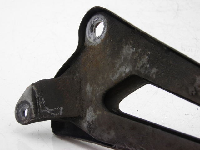 photo de SUPORTE DO DESCANSO DE PÉ TRASEIRO DIREITO YAMAHA YBR 125 (2004 - 2006) - Zoom do estado de desgaste