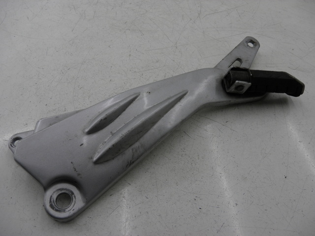 photo de SUPORTE DO DESCANSO DE PÉ TRASEIRO DIREITO YAMAHA YBR CUSTOM 125 (2008 - 2010) - Vista principal
