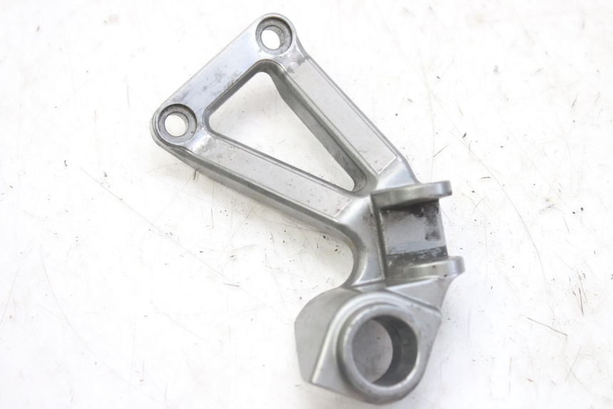 photo de SUPORTE DO DESCANSO DE PÉ TRASEIRO DIREITO KAWASAKI ZX-6R ZX6R 600 (1995 - 1997) - Vista principal