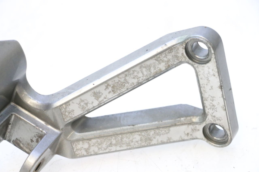 photo de SUPORTE DO DESCANSO DE PÉ TRASEIRO DIREITO KAWASAKI ZX-6R ZX6R 600 (1995 - 1997) - Detalhe da peça