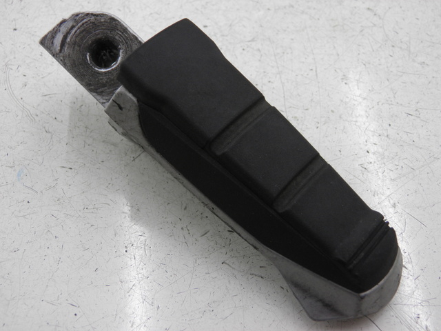 photo de SUPORTE DO DESCANSO DE PÉ TRASEIRO ESQUERDO BMW R RS 1150 (2001 - 2005) - Zoom do estado de desgaste