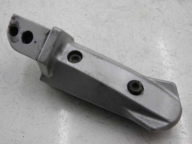 photo de SUPORTE DO DESCANSO DE PÉ TRASEIRO ESQUERDO BMW R RS 1150 (2001 - 2005) - Ampliação técnica