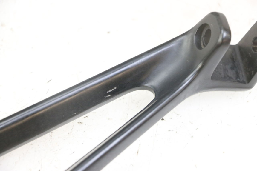 photo de SUPORTE DO DESCANSO DE PÉ TRASEIRO ESQUERDO BMW S RR ABS S1000RR 1000 (2015 - 2018) - Estado da superfície
