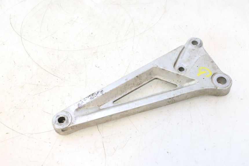 photo de PLACA DO DESCANSO DE PÉ TRASEIRO ESQUERDO HONDA CB TWO FIFTY 250 (1991 - 2002) - Outro ângulo de visão