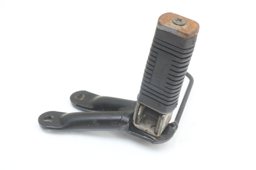photo de SUPORTE DO DESCANSO DE PÉ TRASEIRO ESQUERDO SHERCO CITY CORP 125 (2003 - 2007) - Outro ângulo de visão