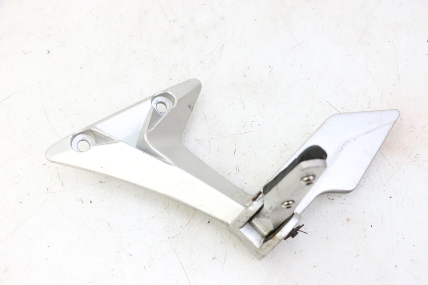 photo de SUPORTE DO DESCANSO DE PÉ TRASEIRO ESQUERDO STAHO FH 50 (2018 - 2019) - Detalhe da peça