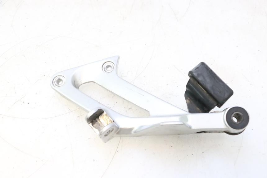 photo de PLACA DO DESCANSO DE PÉ TRASEIRO ESQUERDO YAMAHA FJR 1300 (2001 - 2005) - Vista principal
