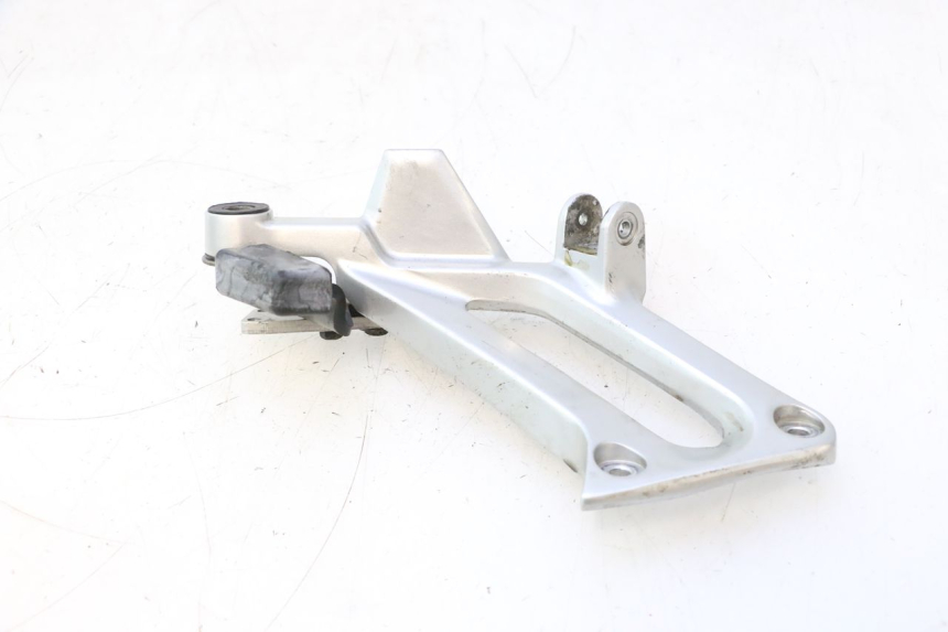 photo de PLACA DO DESCANSO DE PÉ TRASEIRO ESQUERDO YAMAHA FJR 1300 (2001 - 2005) - Ampliação técnica