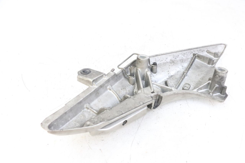 photo de SUPORTE DO DESCANSO DE PÉ TRASEIRO ESQUERDO HONDA FJS SILVERWING SILVER WING 600 (2001 - 2010) - Zoom do estado de desgaste