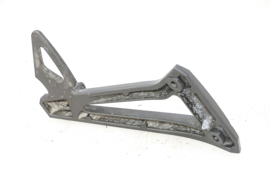 photo de SUPORTE DO DESCANSO DE PÉ TRASEIRO ESQUERDO YAMAHA FZ6 FAZER S2 600 (2007 - 2011) - Outro ângulo de visão