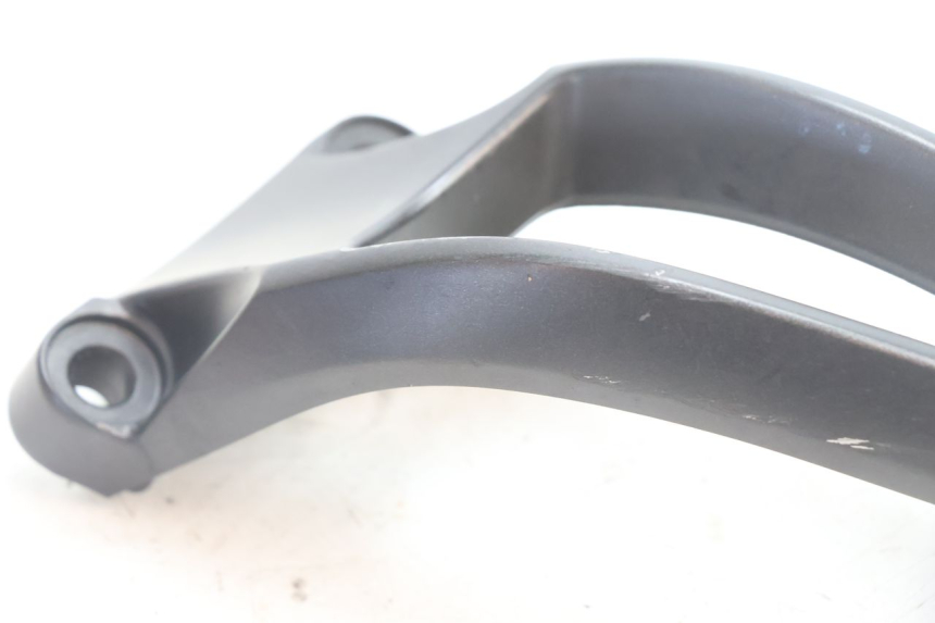 photo de SUPORTE DO DESCANSO DE PÉ TRASEIRO ESQUERDO YAMAHA FZ8 800 (2010 - 2016) - Zoom do estado de desgaste